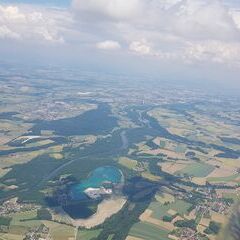 Verortung via Georeferenzierung der Kamera: Aufgenommen in der Nähe von Gemeinde Steinerkirchen an der Traun, Österreich in 1700 Meter